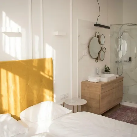 Apartment Deak20
