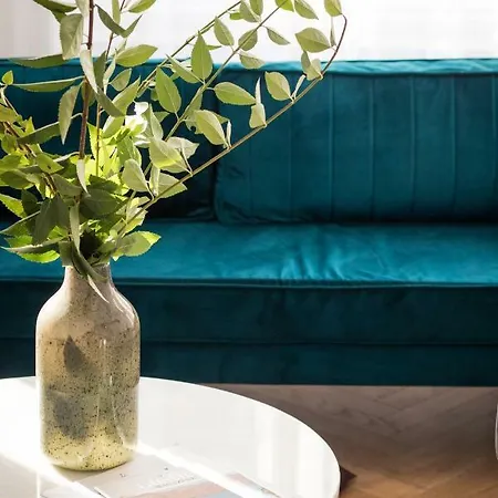 Apartment Deak20 *
